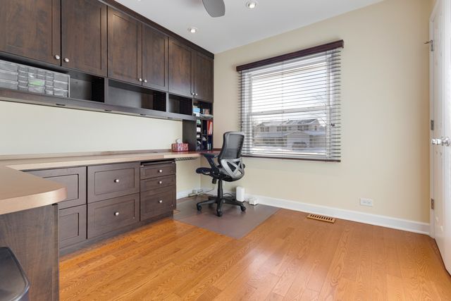 620 Chelmsford Lane, Elk Grove Village, IL 60007