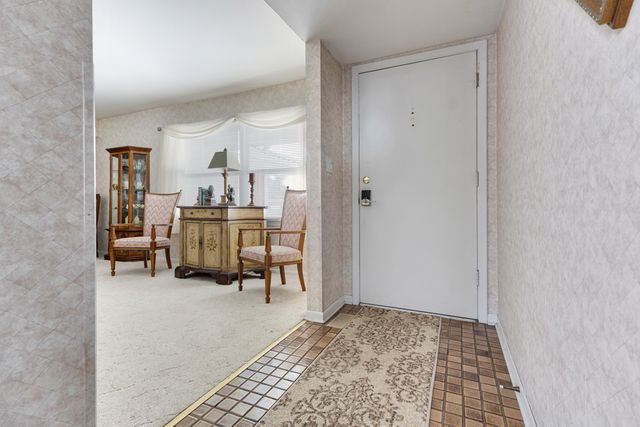 620 Chelmsford Lane, Elk Grove Village, IL 60007