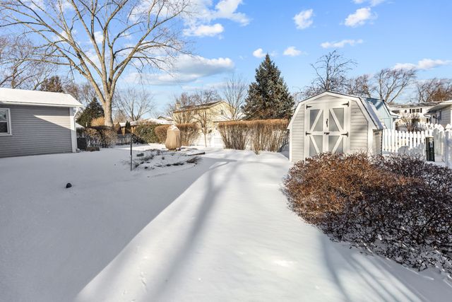 620 Chelmsford Lane, Elk Grove Village, IL 60007