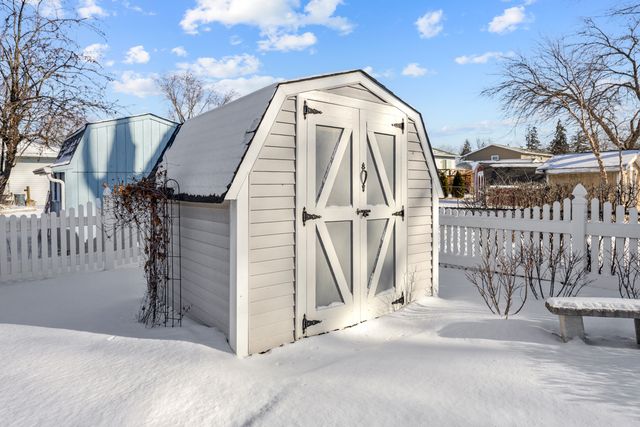 620 Chelmsford Lane, Elk Grove Village, IL 60007