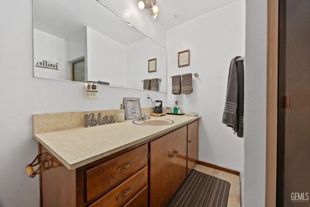 410 Eastern Avenue, Taft, CA 93268