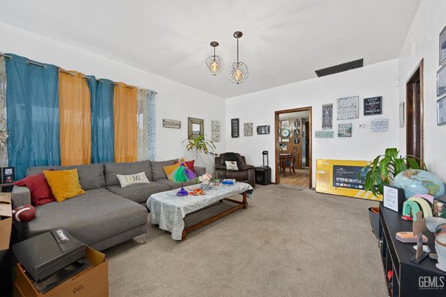 410 Eastern Avenue, Taft, CA 93268