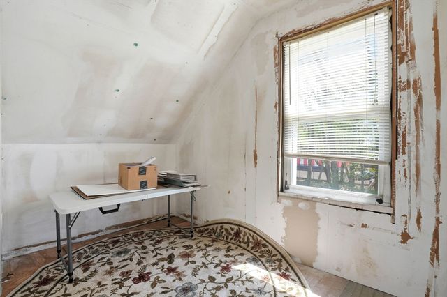 34 Plympton St, New Bedford, MA 02745