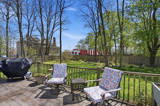 34 Plympton St, New Bedford, MA 02745