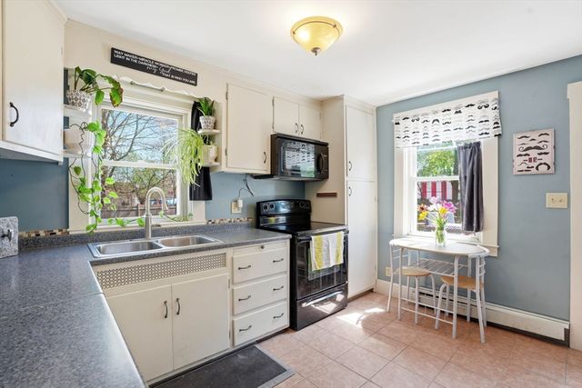 34 Plympton St, New Bedford, MA 02745