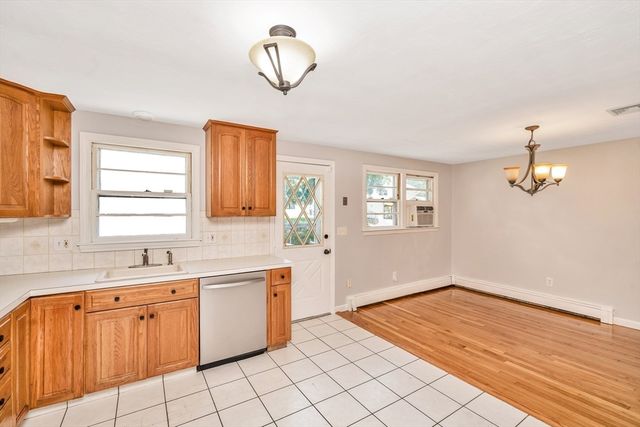 11 Coweeset Dr, Brockton, MA 02301