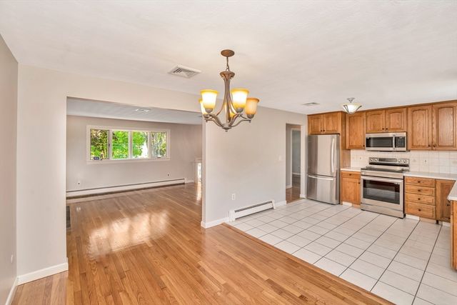 11 Coweeset Dr, Brockton, MA 02301