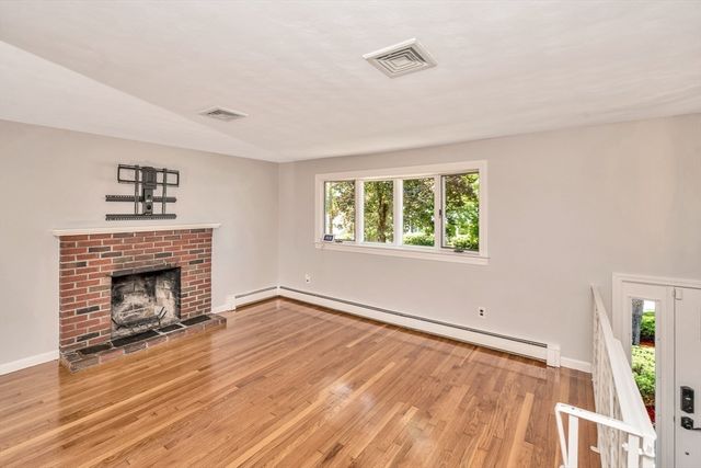 11 Coweeset Dr, Brockton, MA 02301