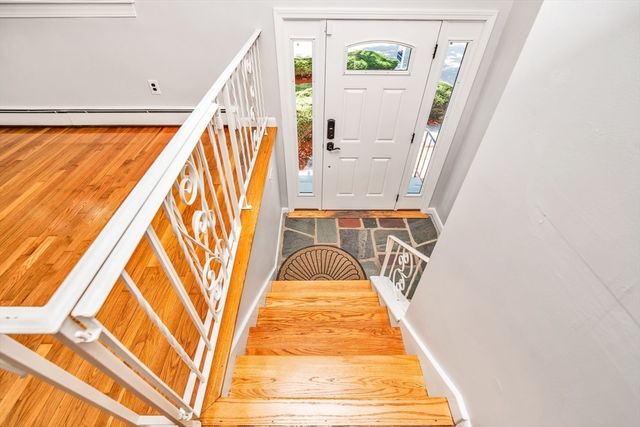 11 Coweeset Dr, Brockton, MA 02301