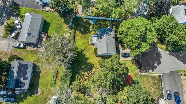 11 Coweeset Dr, Brockton, MA 02301