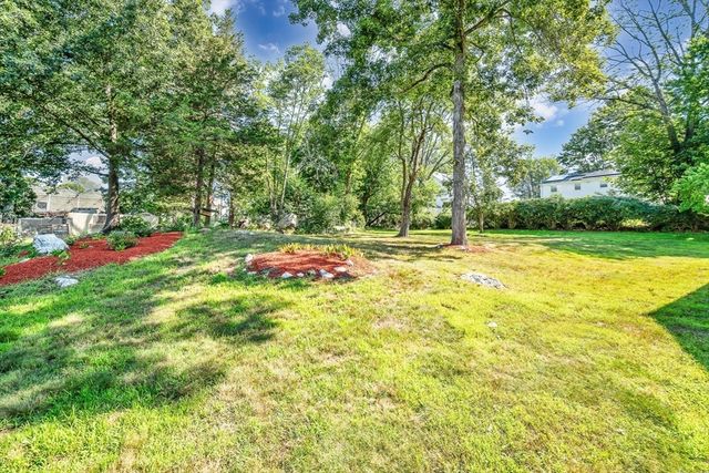 11 Coweeset Dr, Brockton, MA 02301