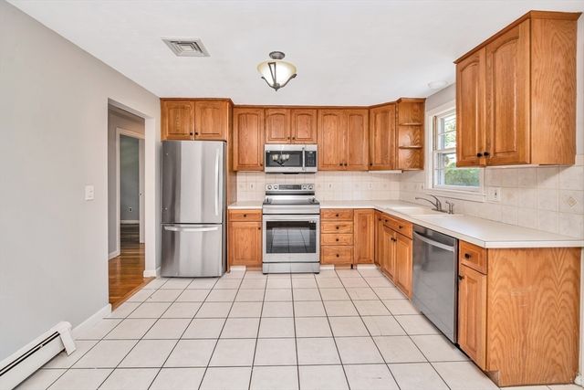 11 Coweeset Dr, Brockton, MA 02301