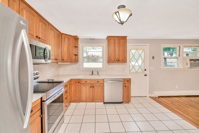 11 Coweeset Dr, Brockton, MA 02301