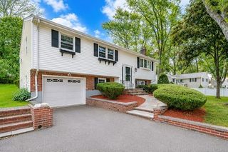 11 Coweeset Dr, Brockton, MA 02301