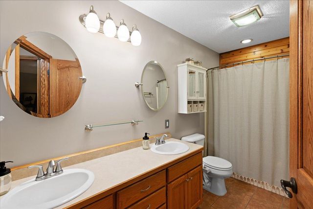 38288 Hillshire Avenue, North Branch, MN 55056