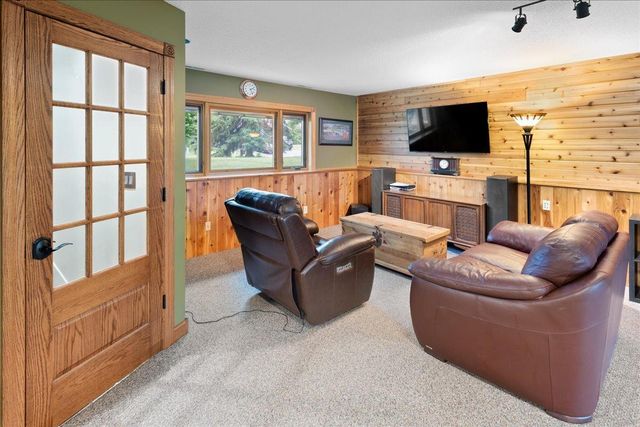 38288 Hillshire Avenue, North Branch, MN 55056