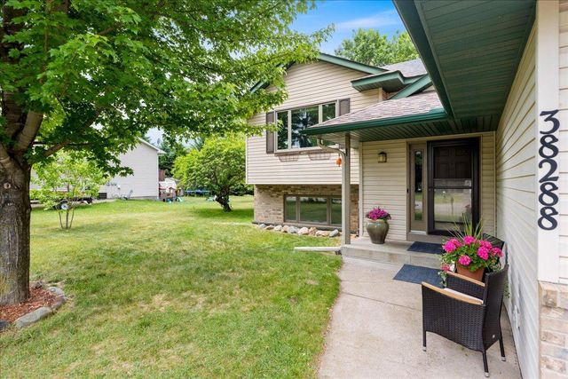 38288 Hillshire Avenue, North Branch, MN 55056