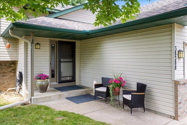 38288 Hillshire Avenue, North Branch, MN 55056
