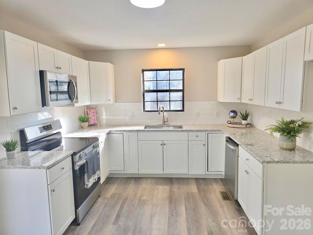 78 St. Charles Court, Hickory, NC 28601