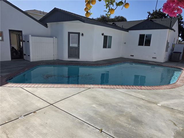 5344 Adenmoor, Lakewood, CA 90713