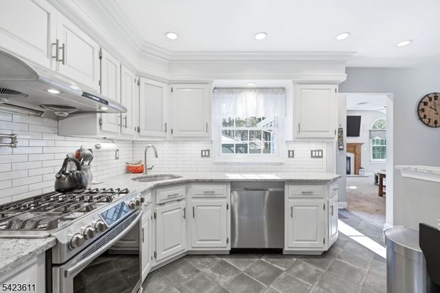 165 Page Dr, Oakland Boro, NJ 07436