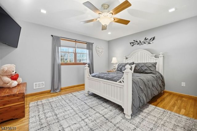 165 Page Dr, Oakland Boro, NJ 07436