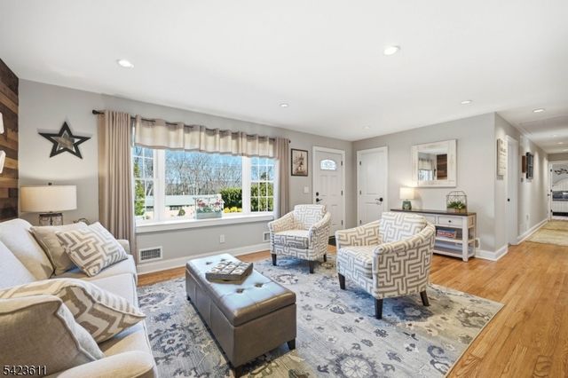 165 Page Dr, Oakland Boro, NJ 07436