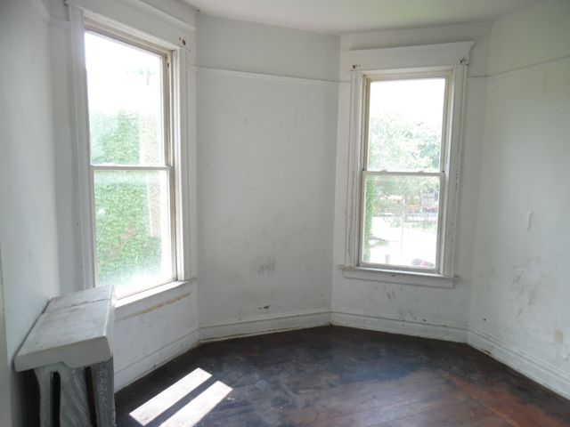 6347 S Eberhart Avenue, Chicago, IL 60637