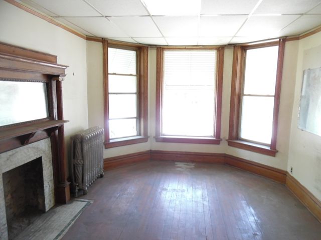 6347 S Eberhart Avenue, Chicago, IL 60637