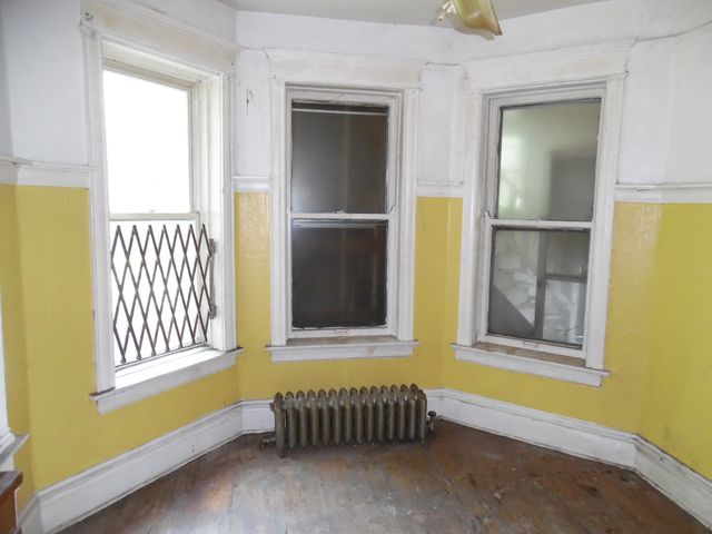 6347 S Eberhart Avenue, Chicago, IL 60637