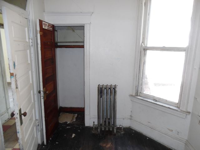 6347 S Eberhart Avenue, Chicago, IL 60637