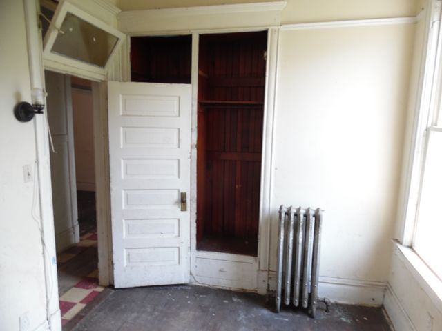 6347 S Eberhart Avenue, Chicago, IL 60637