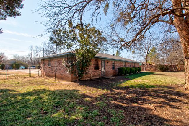 305 Gene Autry Drive, Tioga, TX 76271