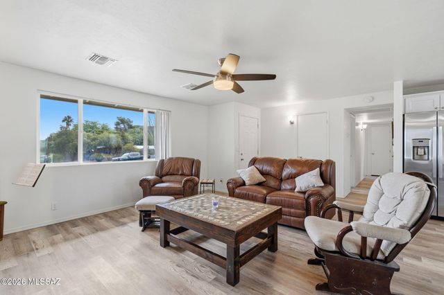2743 W Calle Arandas, Tucson, AZ 85745