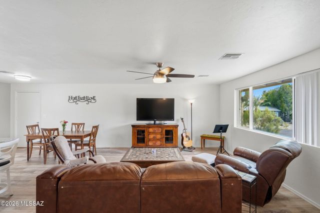 2743 W Calle Arandas, Tucson, AZ 85745