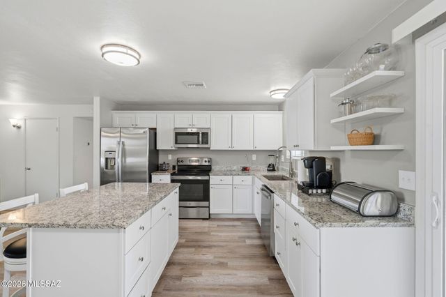 2743 W Calle Arandas, Tucson, AZ 85745
