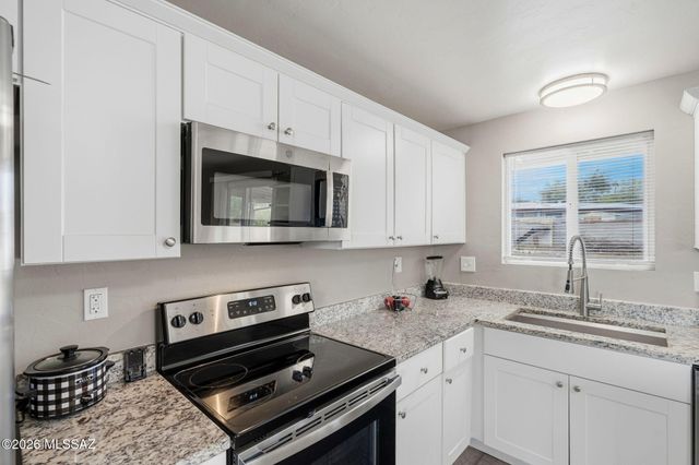 2743 W Calle Arandas, Tucson, AZ 85745