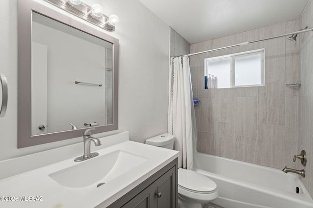 2743 W Calle Arandas, Tucson, AZ 85745