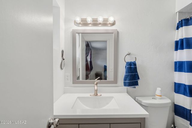 2743 W Calle Arandas, Tucson, AZ 85745