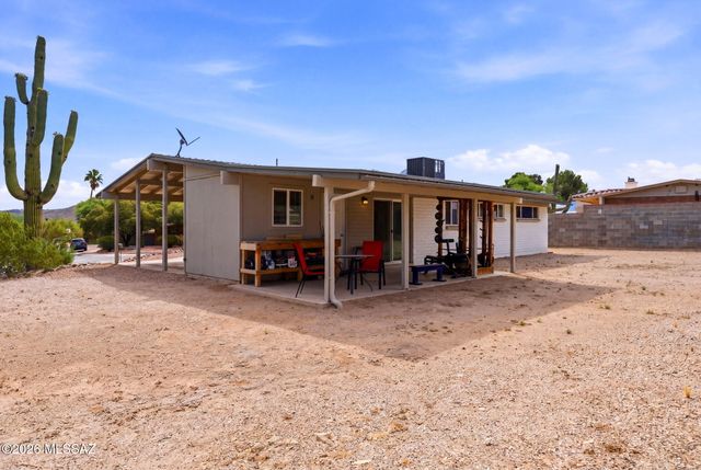 2743 W Calle Arandas, Tucson, AZ 85745