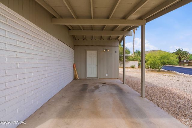2743 W Calle Arandas, Tucson, AZ 85745