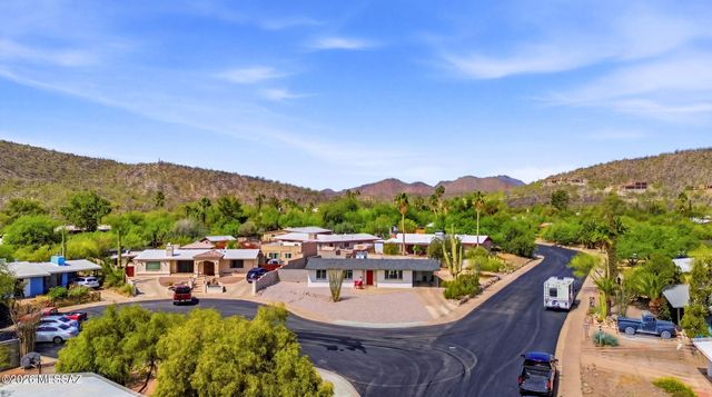 2743 W Calle Arandas, Tucson, AZ 85745