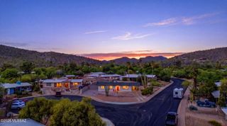 2743 W Calle Arandas, Tucson, AZ 85745