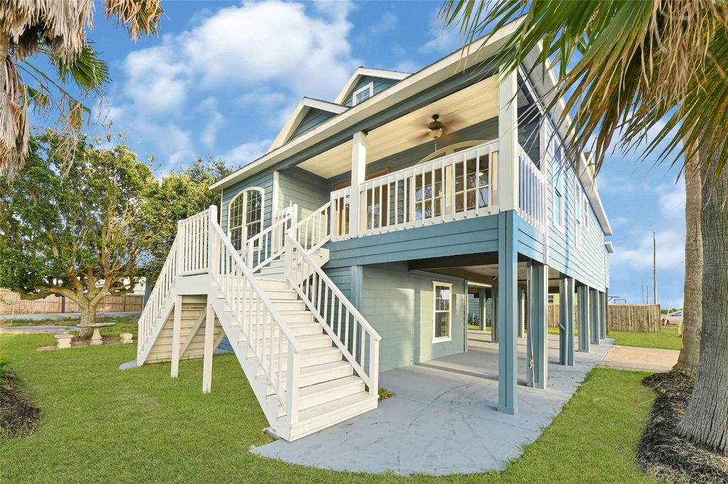 909 18th Street, San Leon, TX 77539