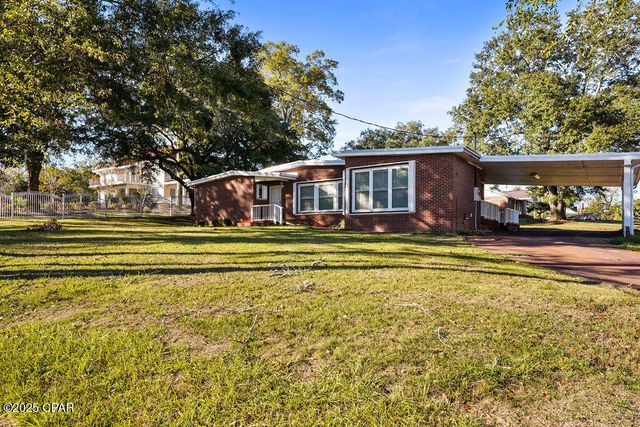 203 W Kansas Avenue, Bonifay, FL 32425