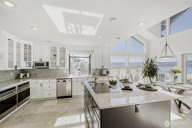 16035 Inglewood Road NE, Kenmore, WA 98028