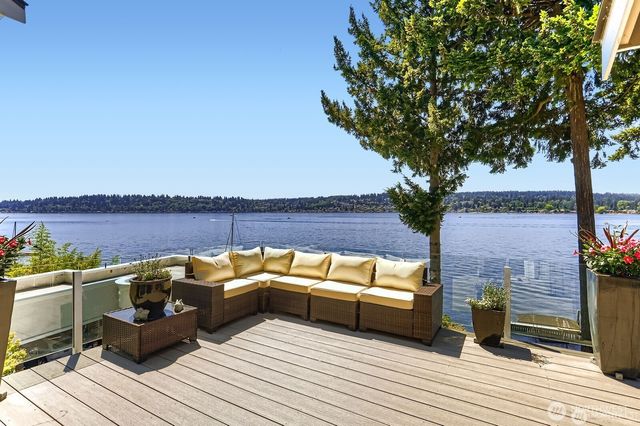 16035 Inglewood Road NE, Kenmore, WA 98028