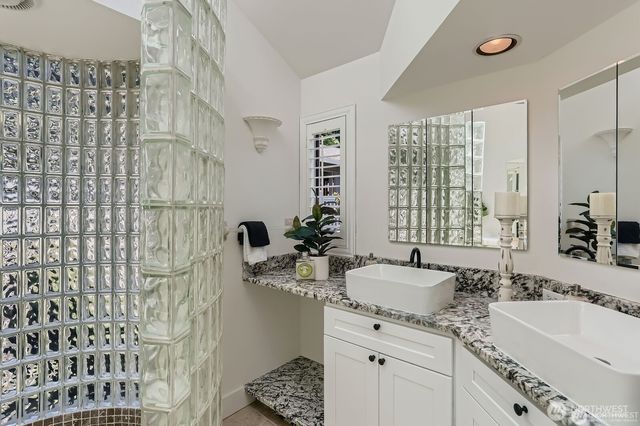 16035 Inglewood Road NE, Kenmore, WA 98028