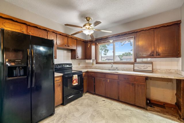 3327 S All Hallows Ave, Wichita, KS 67217