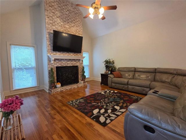 4690 Prestbury Drive, Suwanee, GA 30024